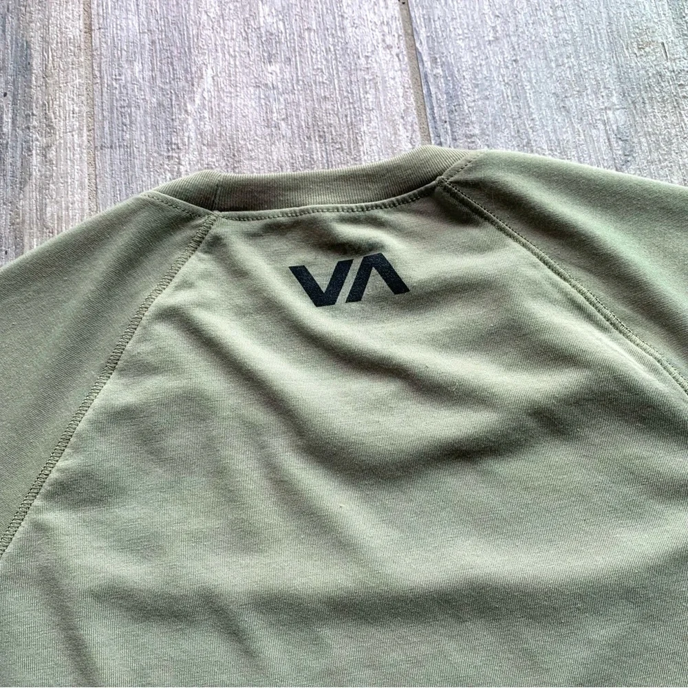 π₯π₯RVCA - VA SPORTS VA SHORT SLEEVE TEEπ₯π₯ - Picture 4 of 5
